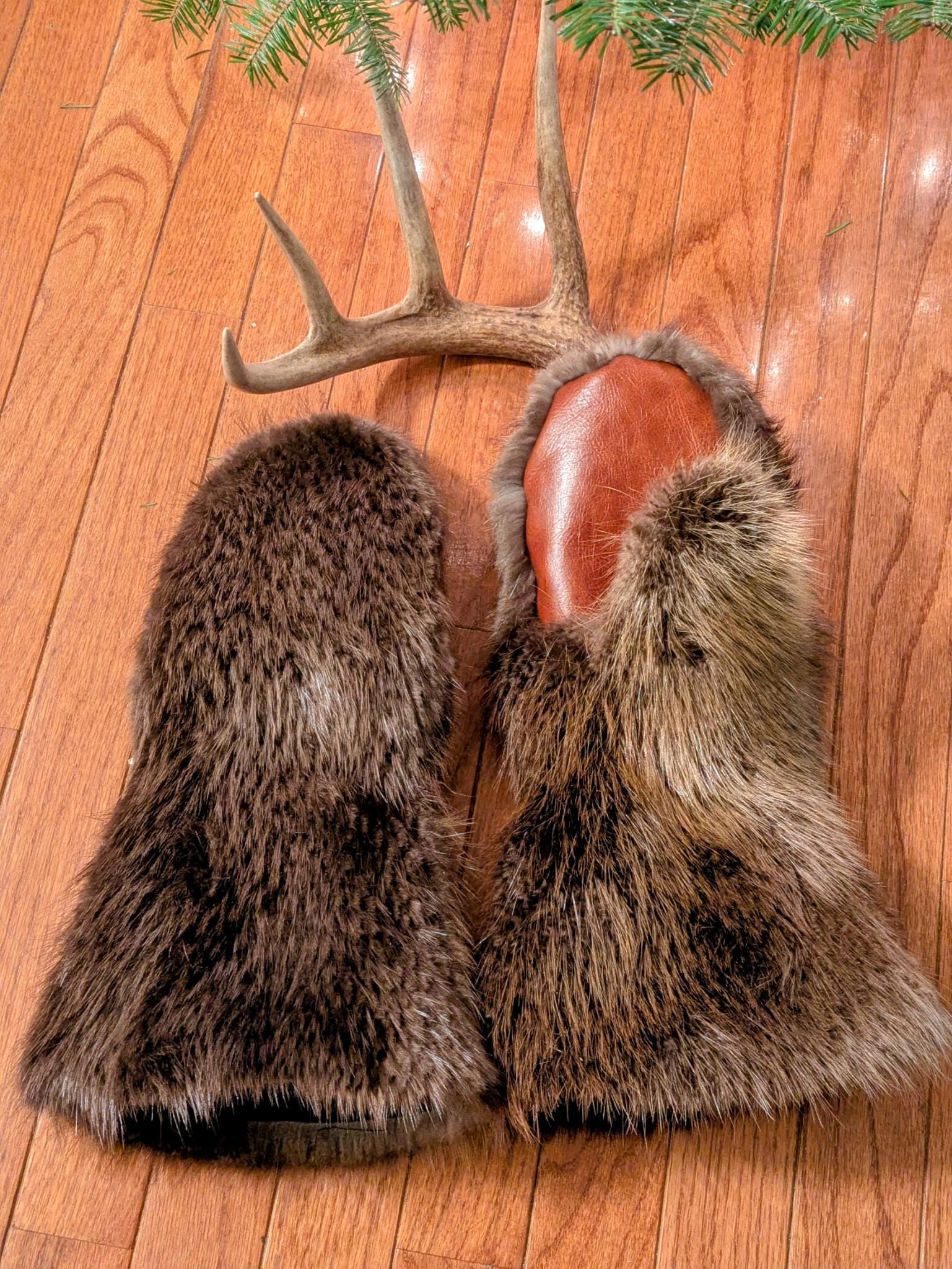 Beaver Gauntlet Mittens